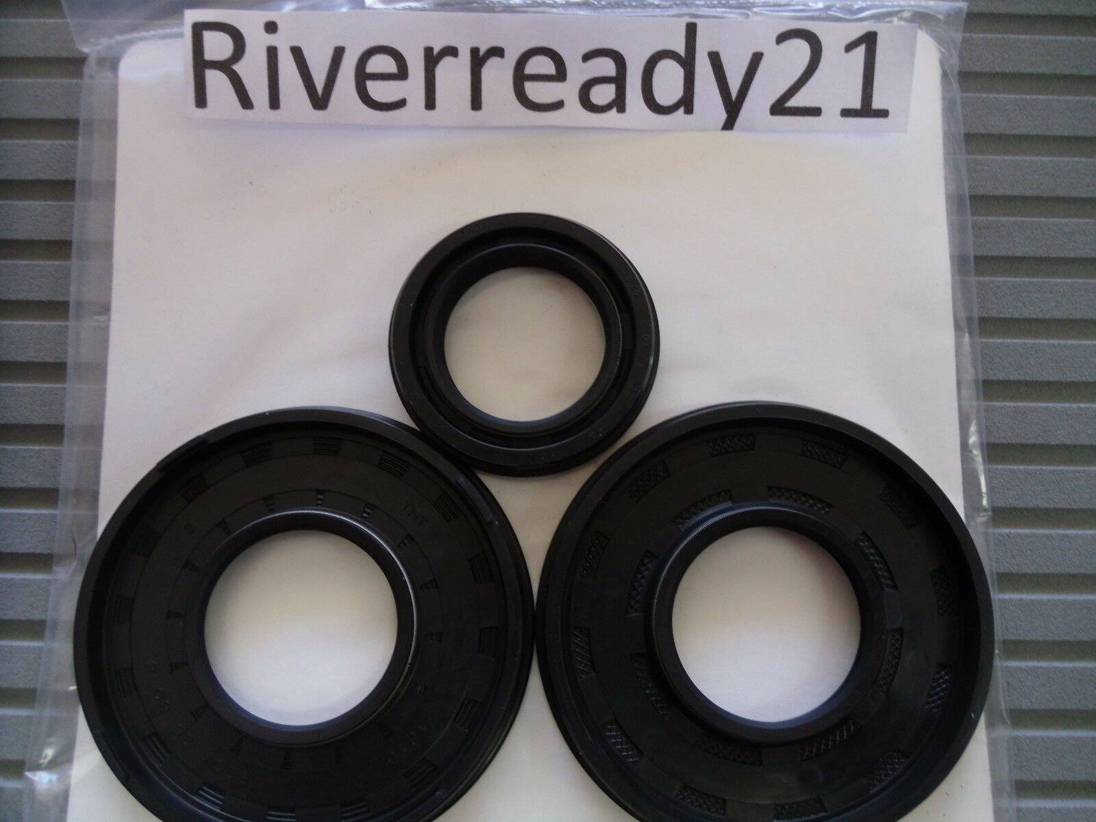 Rareelectrical NEW DRIVE SHAFT OIL SEAL COMPATIBLE WITH YAMAHA 96-97 WAVE BLASTER 97-98 WAVE RUNNER 760CC 93101-25M56-00 93102-25009-00 9310125M5600 